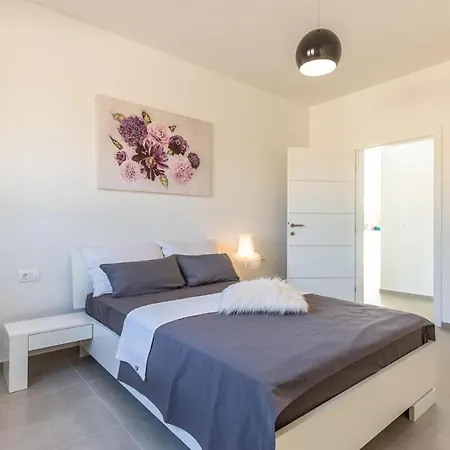 Дом отдыха Luxurious In Glavina Donja *